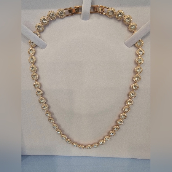 Swarovski Una Angelic Necklace. - Picture 4 of 5
